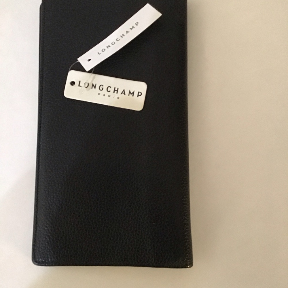 Longchamp Black leather Travel billfold NWT, 8.5x4.75